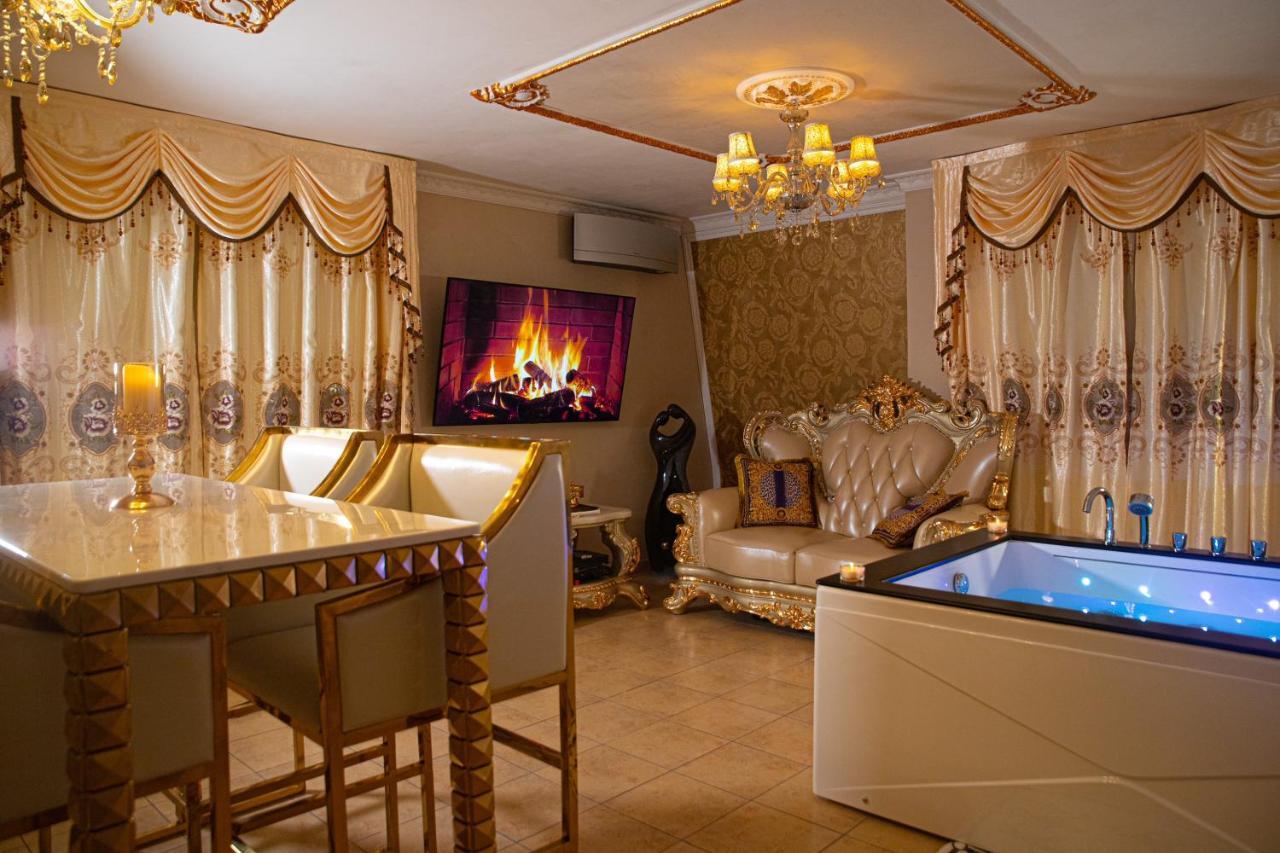 Le Petit Versailles 弗农 外观 照片